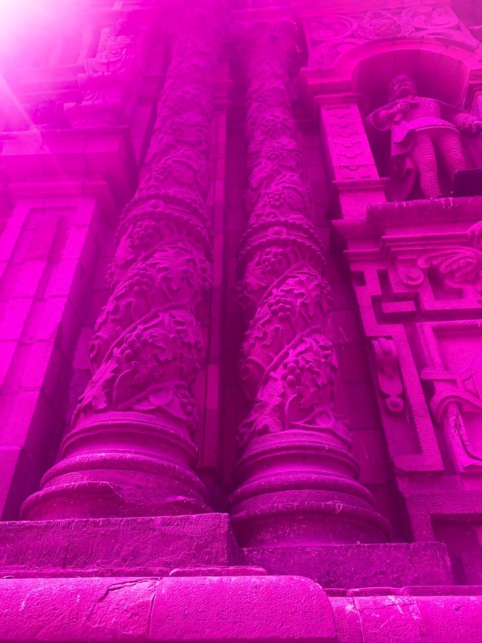 Lima Cromática - columnas en magenta