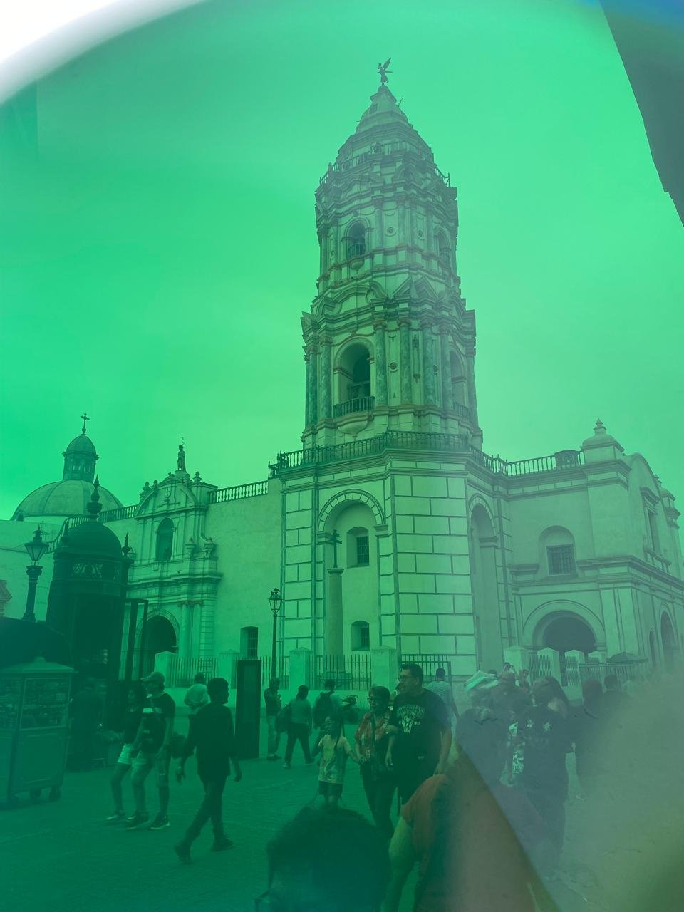 Lima Cromática - torre en verde